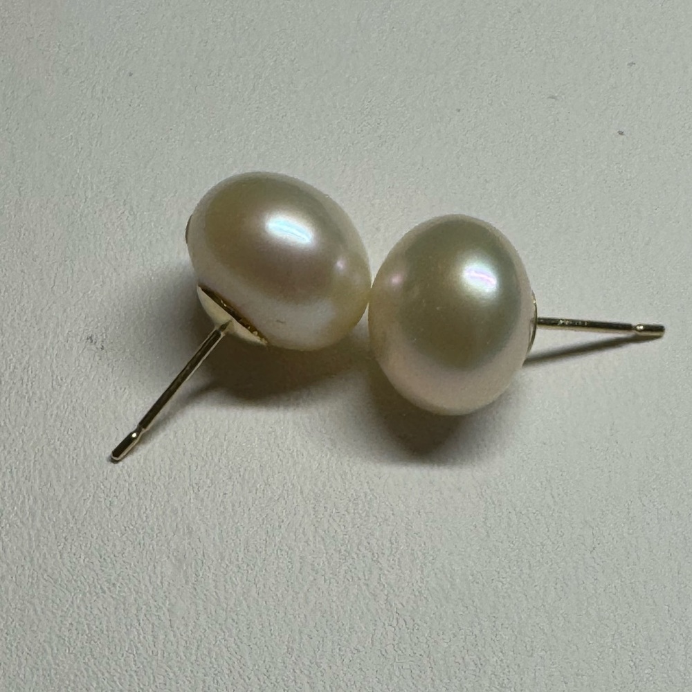 14k 10mm White Button Freshwater Cultured Pearl Stud Earrings - Picture 7 of 10